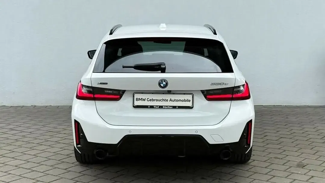 BMW 330 - Thumbnail 5
