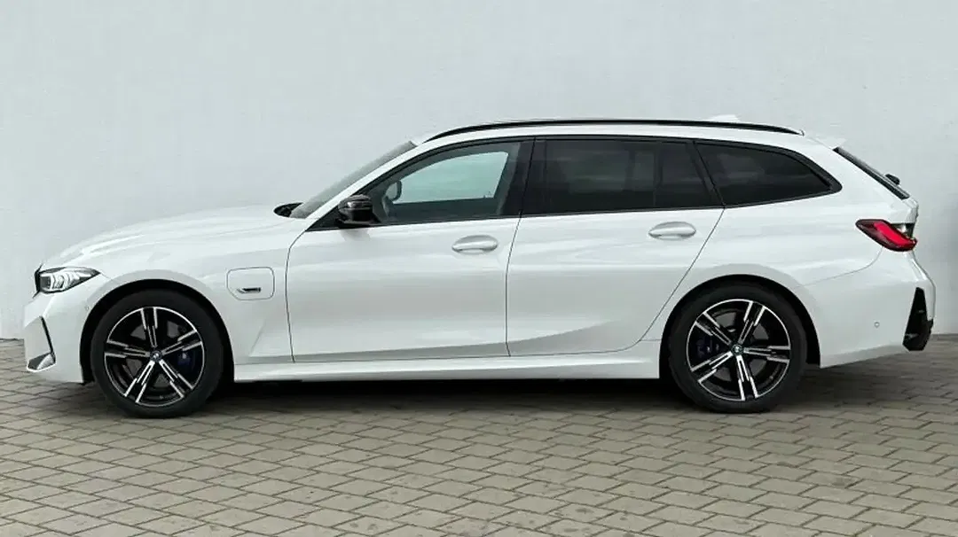 BMW 330 - Thumbnail 6