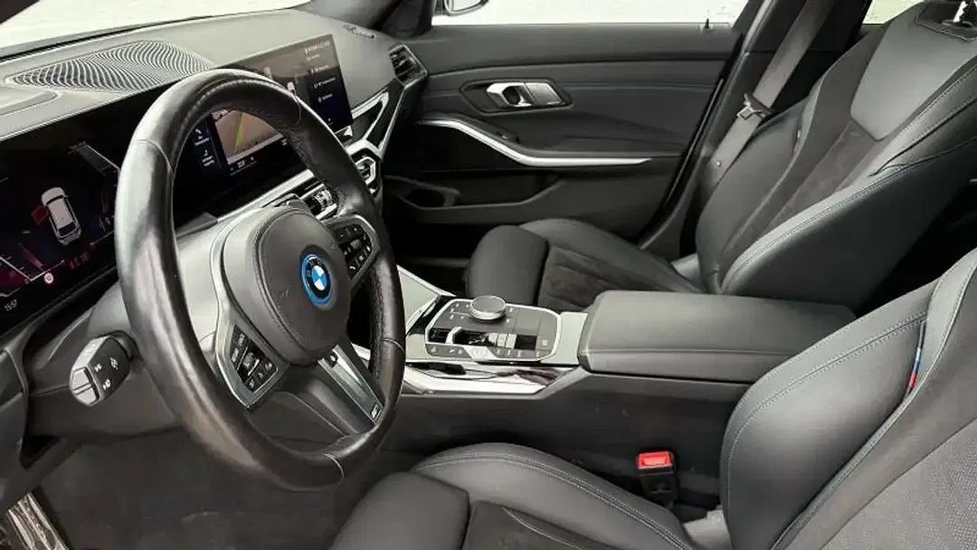 BMW 330 - Thumbnail 8