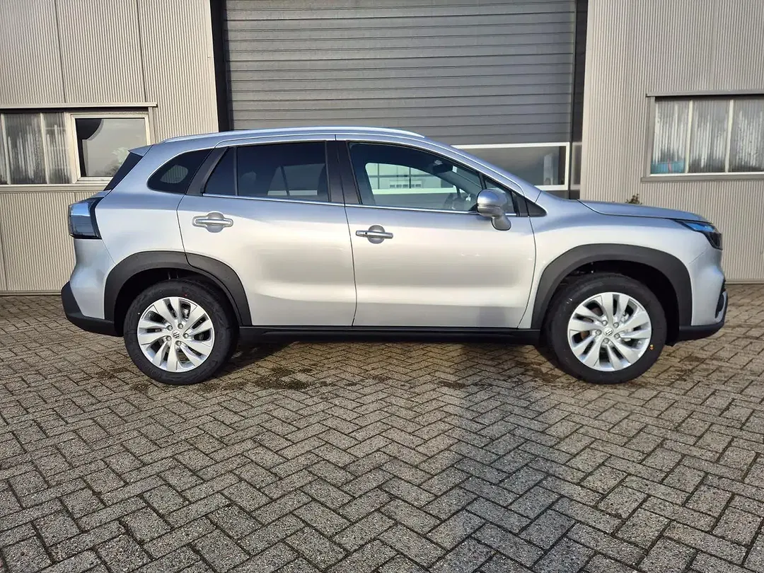 Suzuki S-Cross - Thumbnail 6