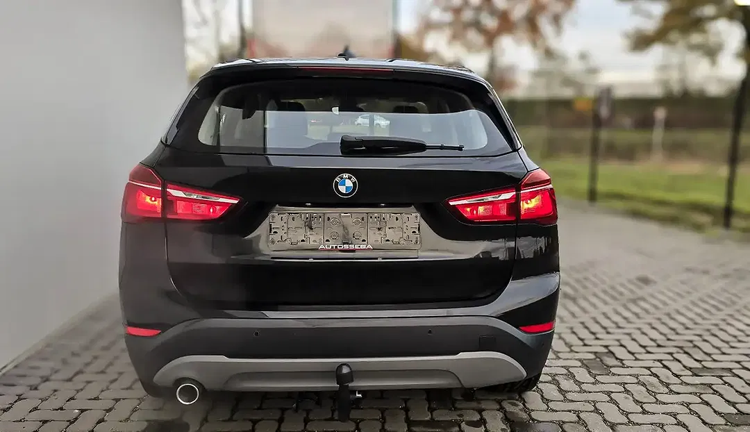 BMW X1 - Thumbnail 2