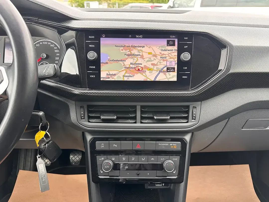 Volkswagen T-Cross - Thumbnail 13