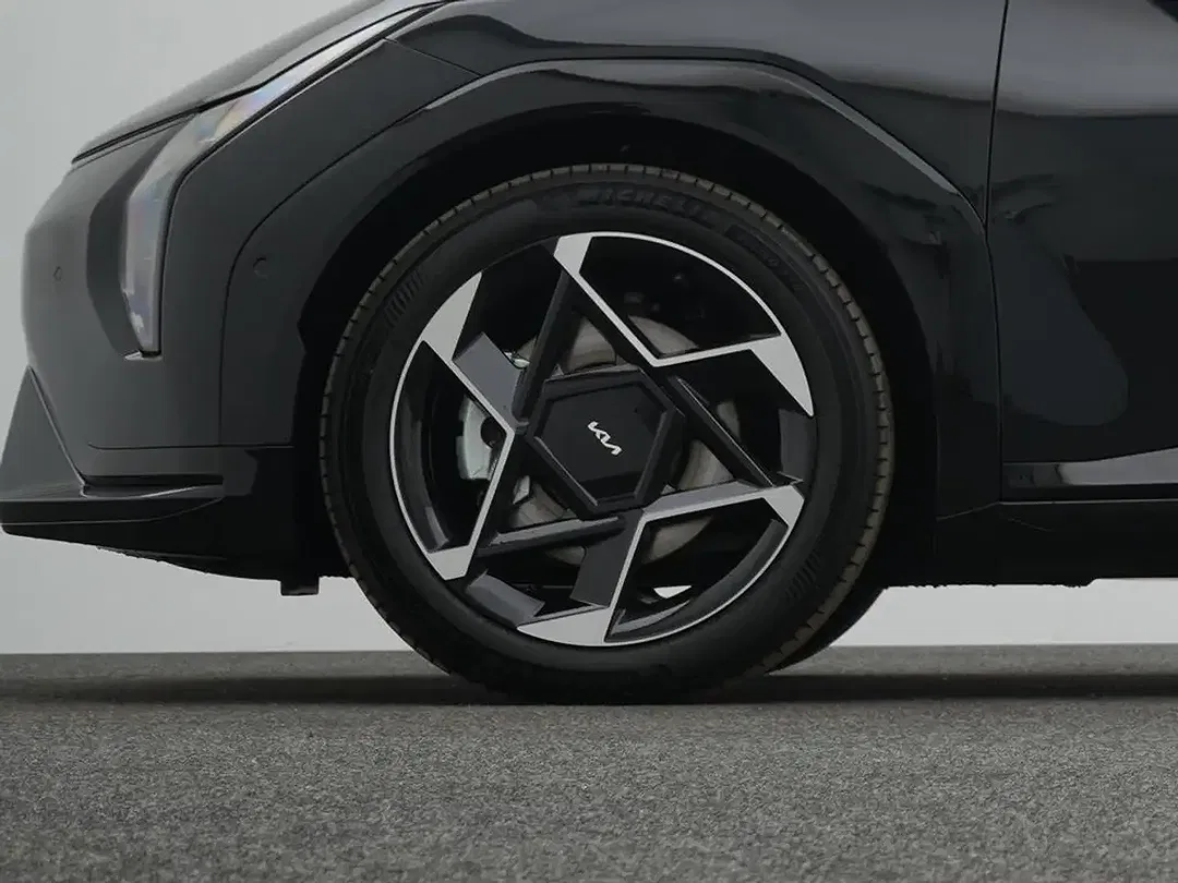 Kia EV4 - Thumbnail 4