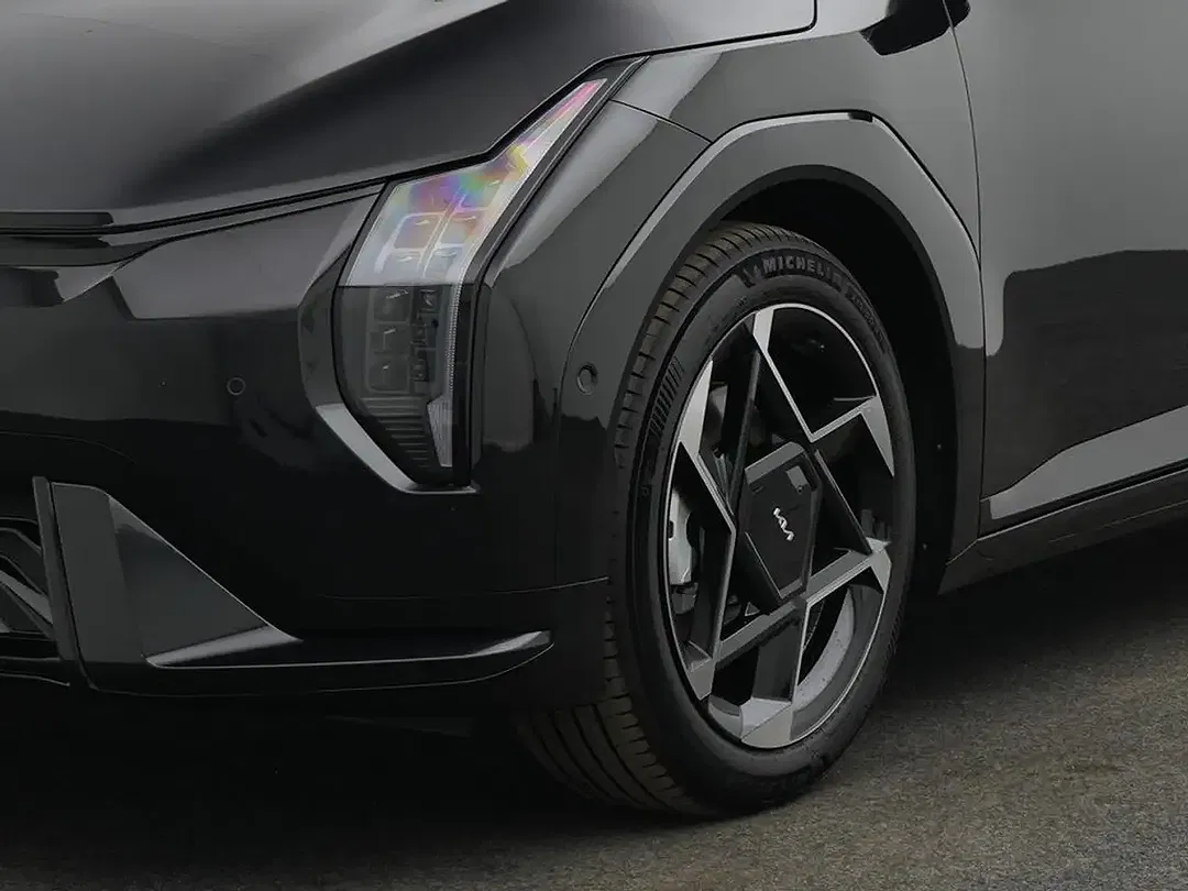 Kia EV4 - Thumbnail 5