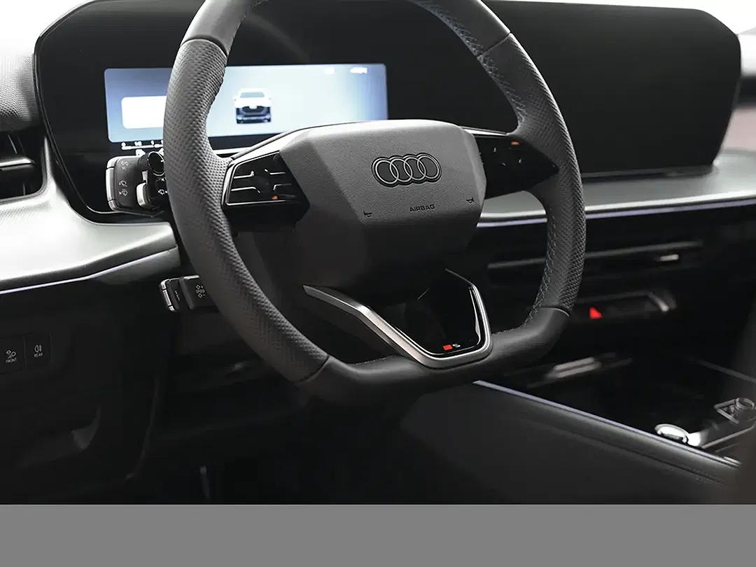 Audi Q3 - Thumbnail 10
