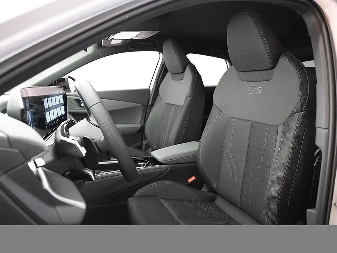 Audi Q3 - Thumbnail 11