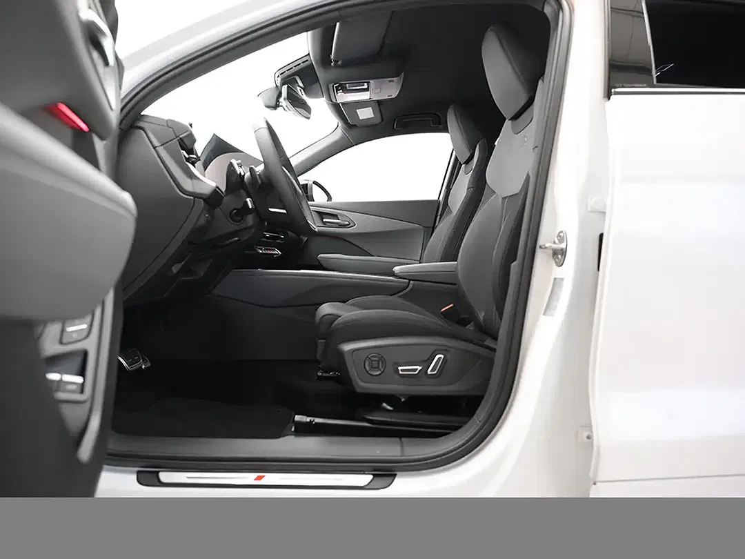 Audi Q3 - Thumbnail 12