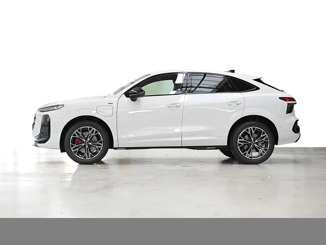 Audi Q3 - Thumbnail 3