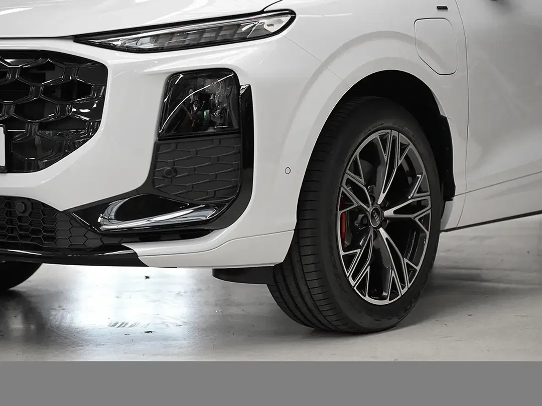 Audi Q3 - Thumbnail 5