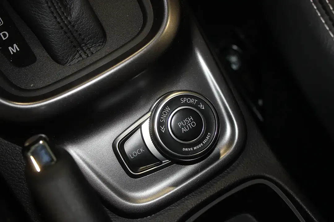 Suzuki Vitara - Thumbnail 12