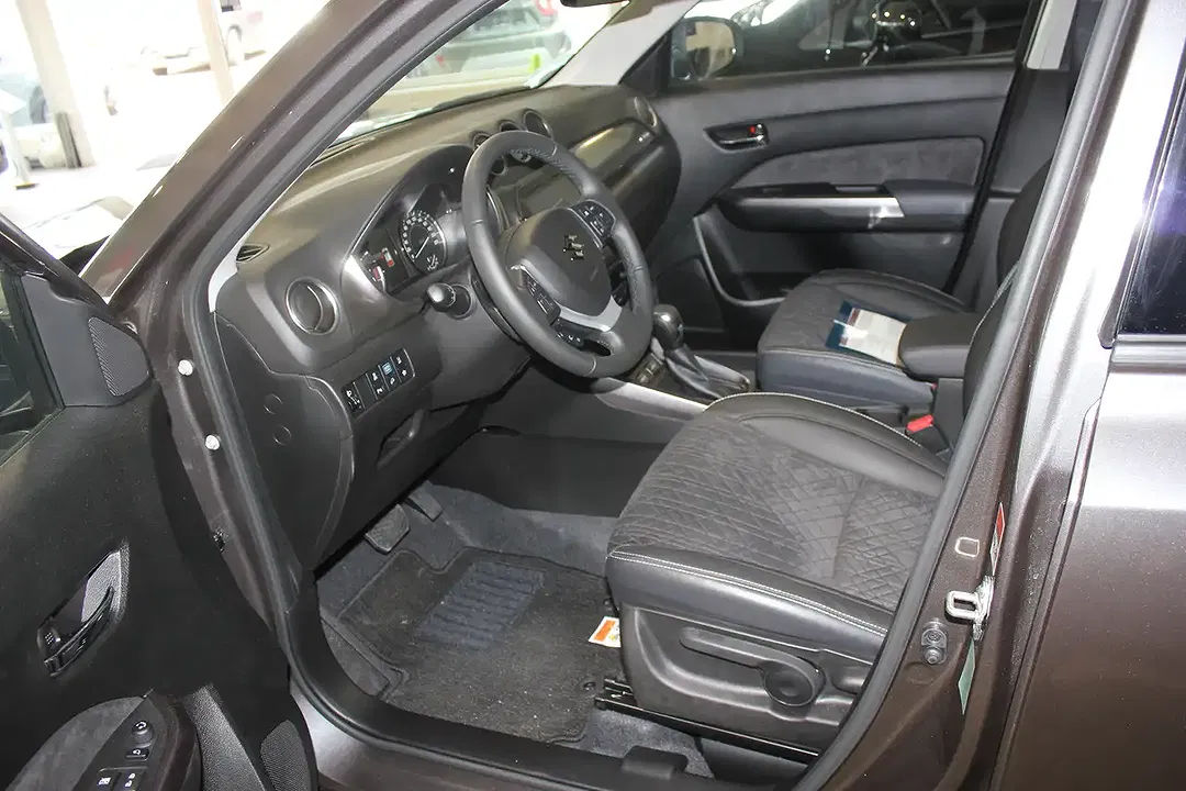 Suzuki Vitara - Thumbnail 8