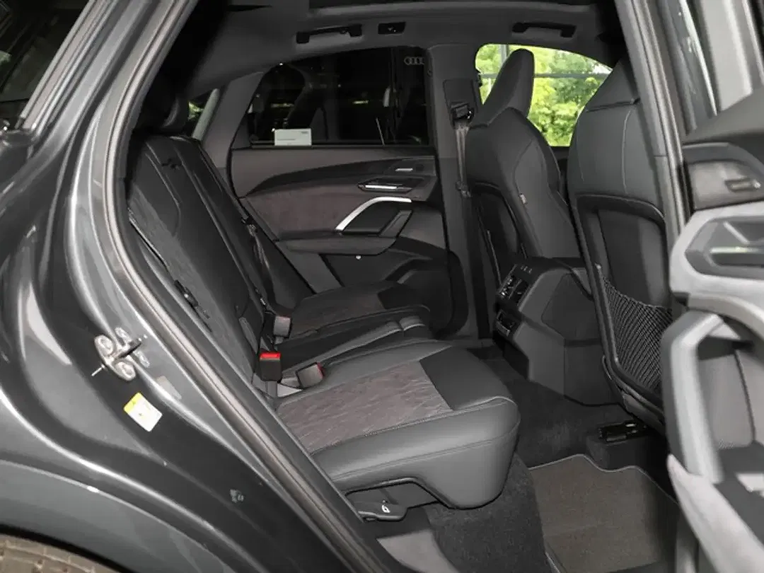 Audi Q5 - Thumbnail 3