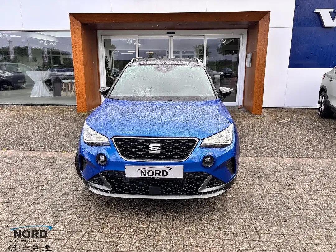 SEAT Arona - Thumbnail 1