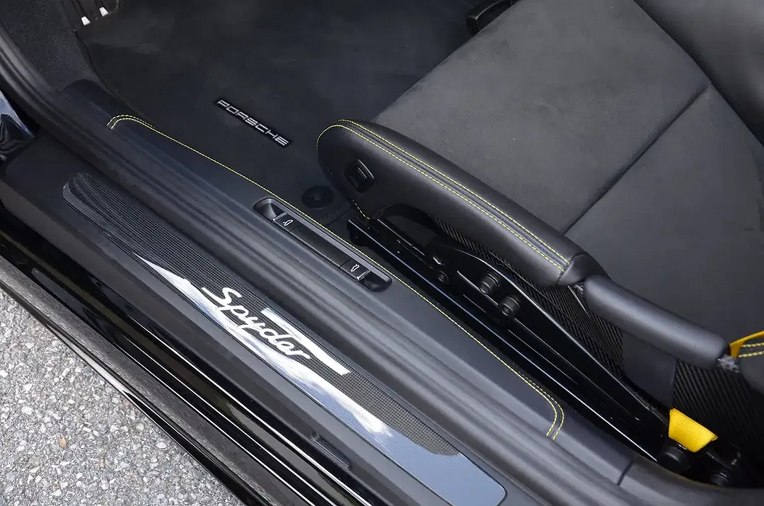 Porsche 718 Spyder - Thumbnail 8