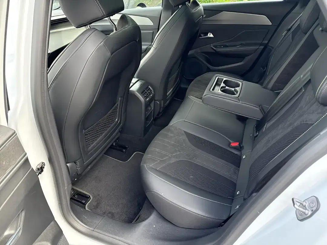 Peugeot 308 - Thumbnail 10