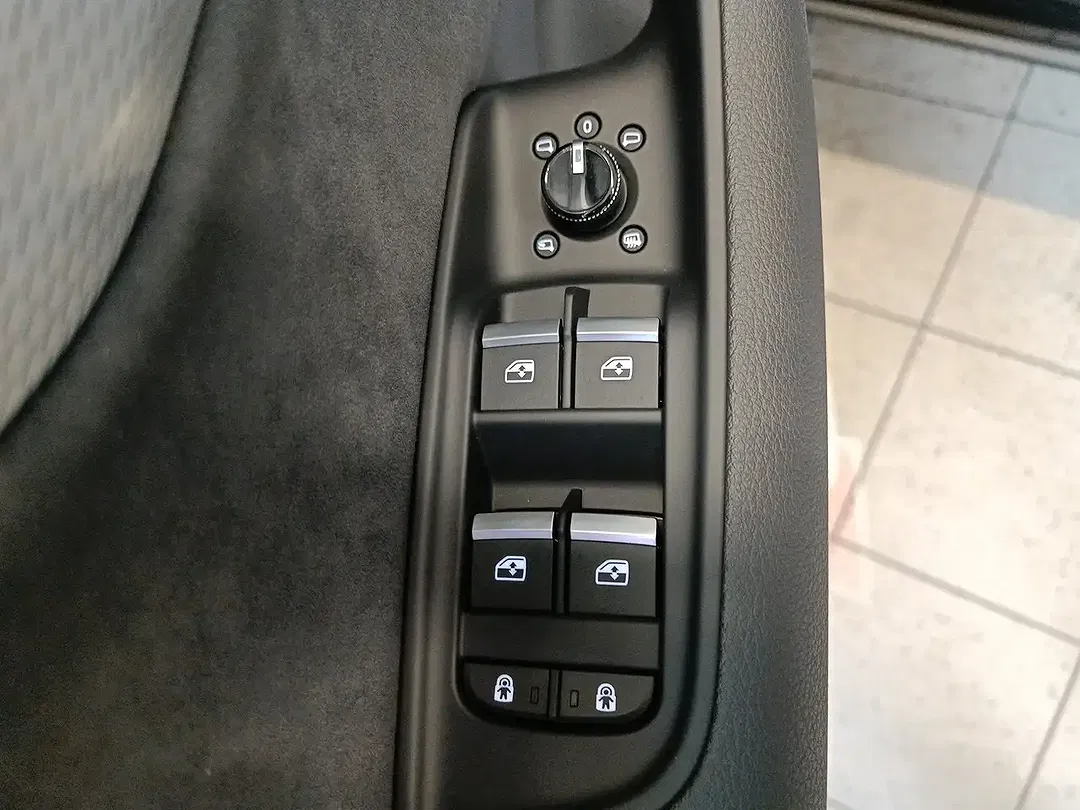 Audi Q7 - Thumbnail 14