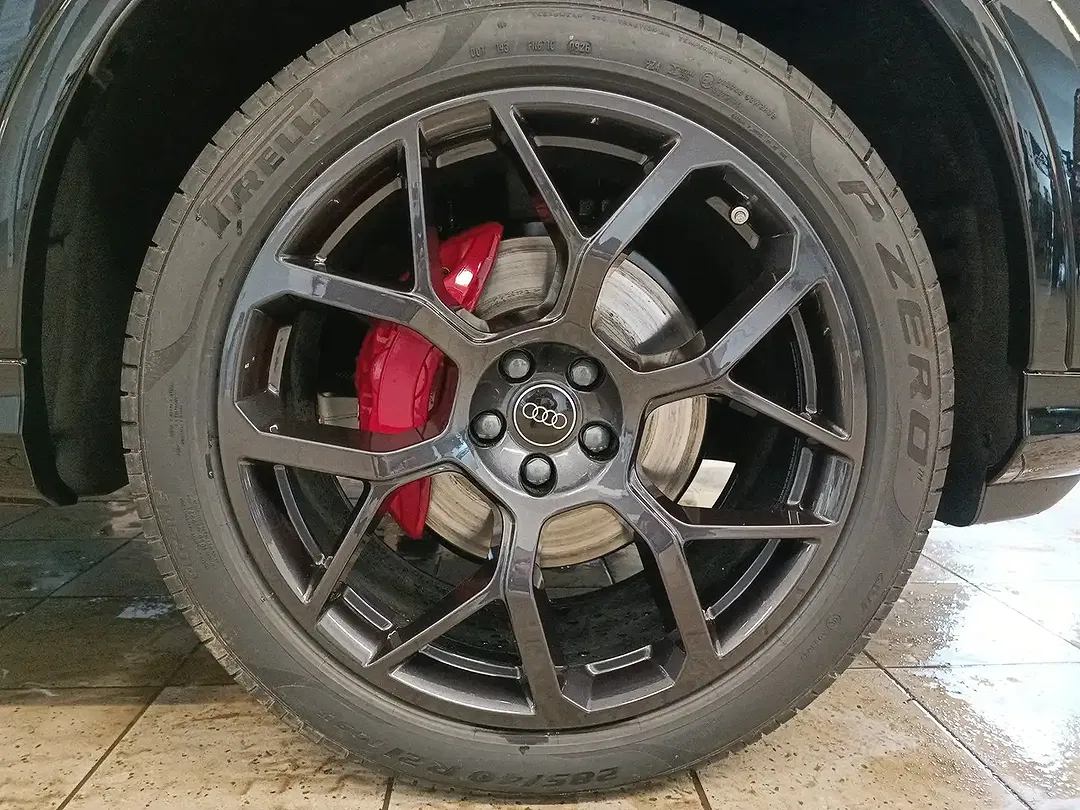 Audi Q7 - Thumbnail 6