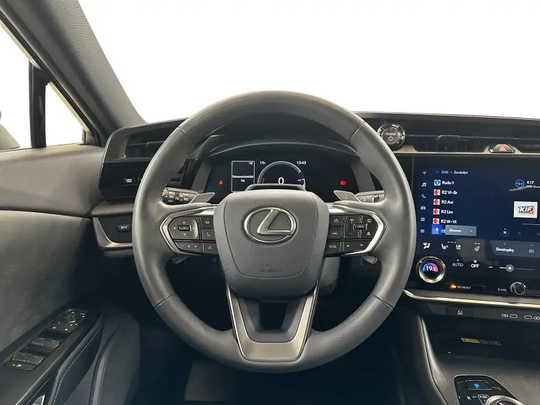 Lexus RZ - Thumbnail 10