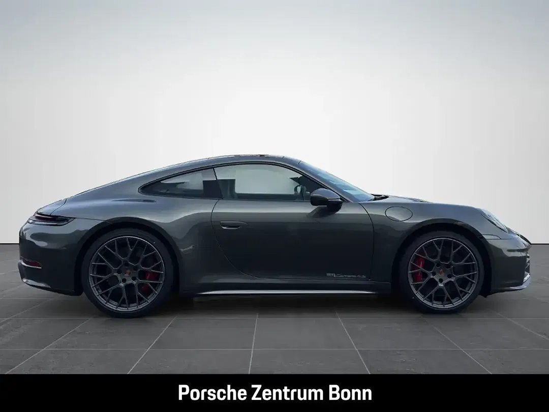 Porsche 992 - Thumbnail 4