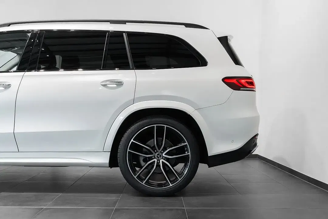 Mercedes-Benz GLS 580 - Thumbnail 10