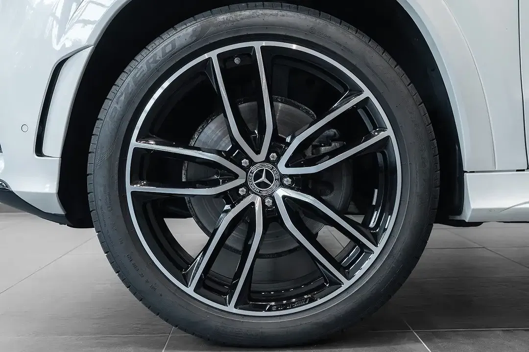 Mercedes-Benz GLS 580 - Thumbnail 8