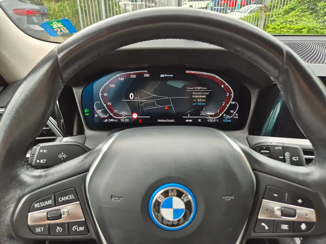 BMW 320 - Thumbnail 12