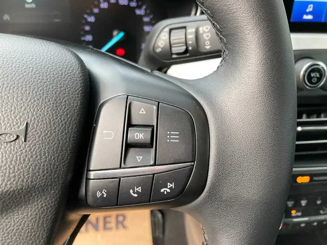 Ford Focus - Thumbnail 12