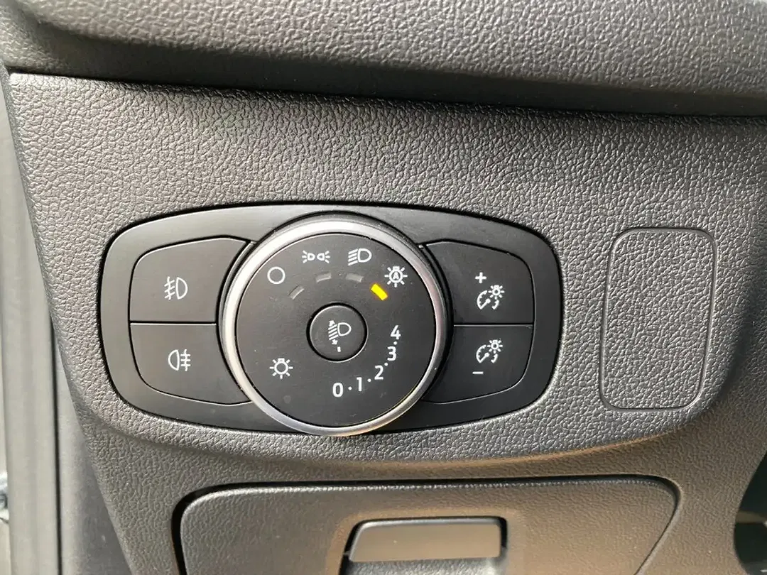 Ford Focus - Thumbnail 13
