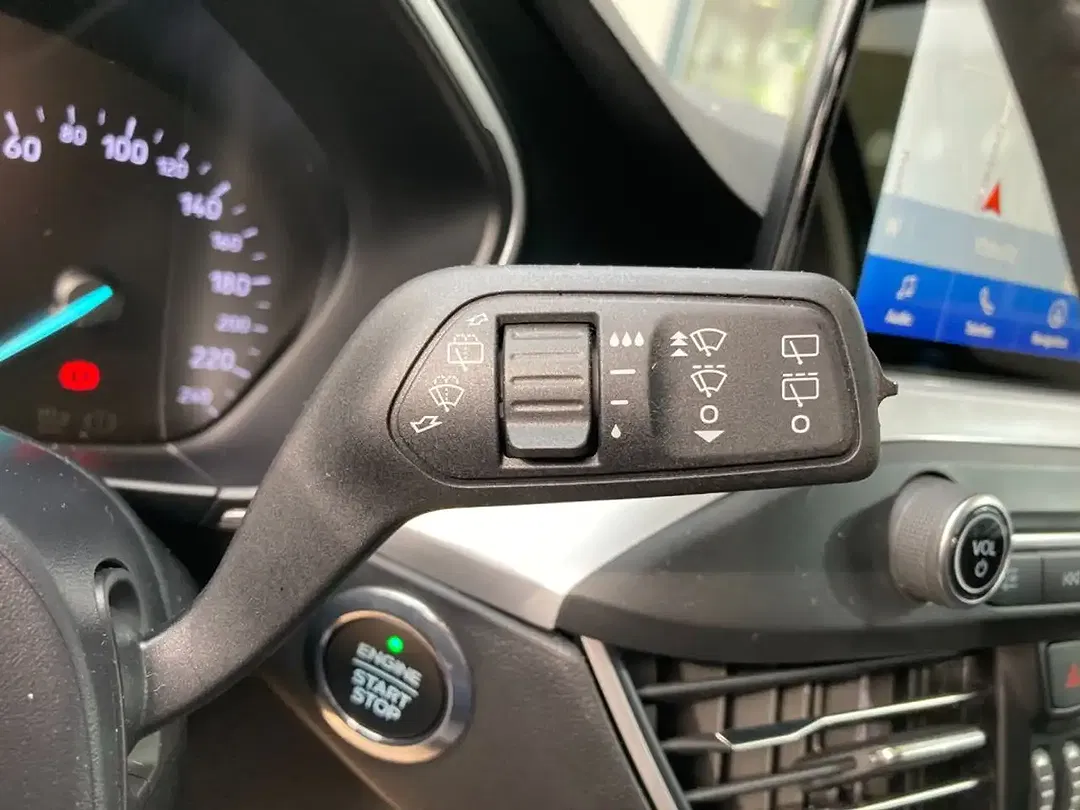 Ford Focus - Thumbnail 14