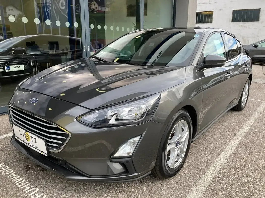 Ford Focus - Thumbnail 3