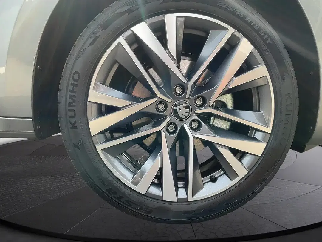Skoda Octavia - Thumbnail 7