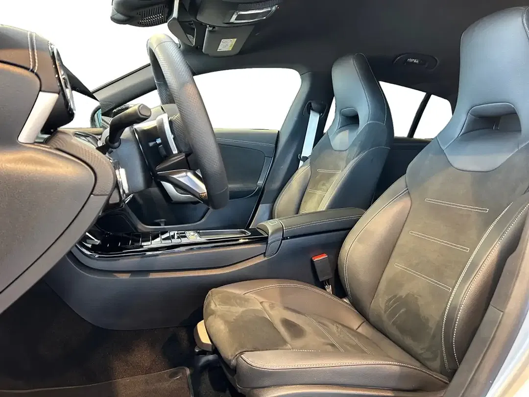 Mercedes-Benz CLA 200 - Thumbnail 5