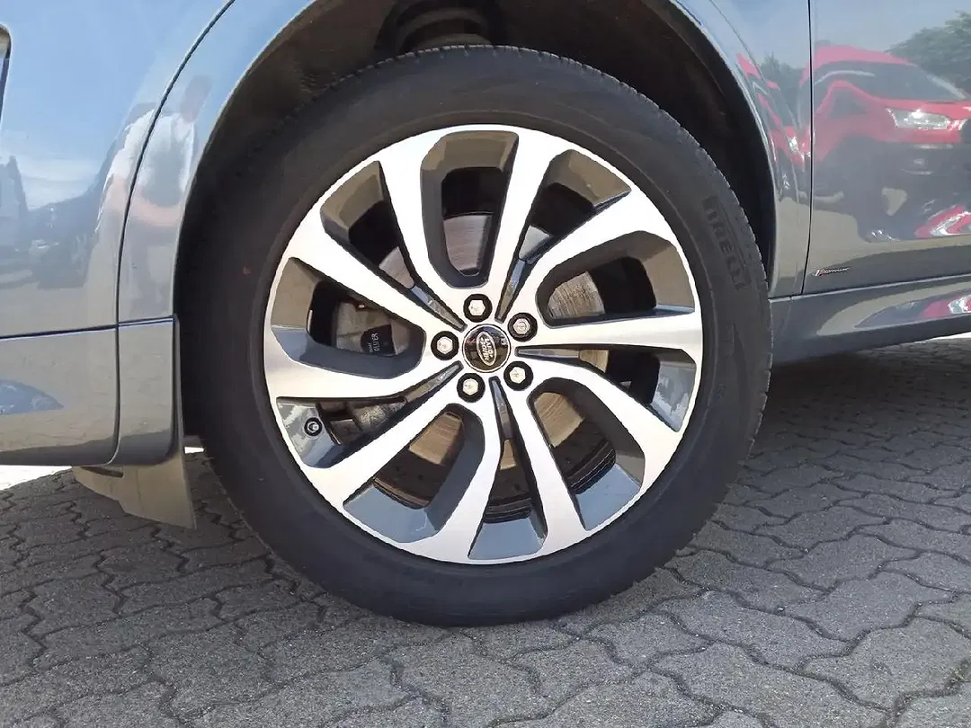 Land Rover Discovery Sport - Thumbnail 6
