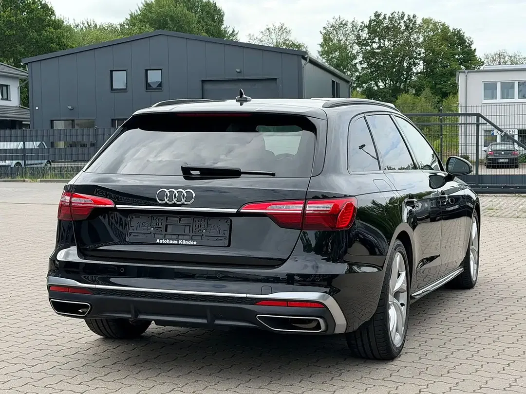 Audi A4 - Thumbnail 3