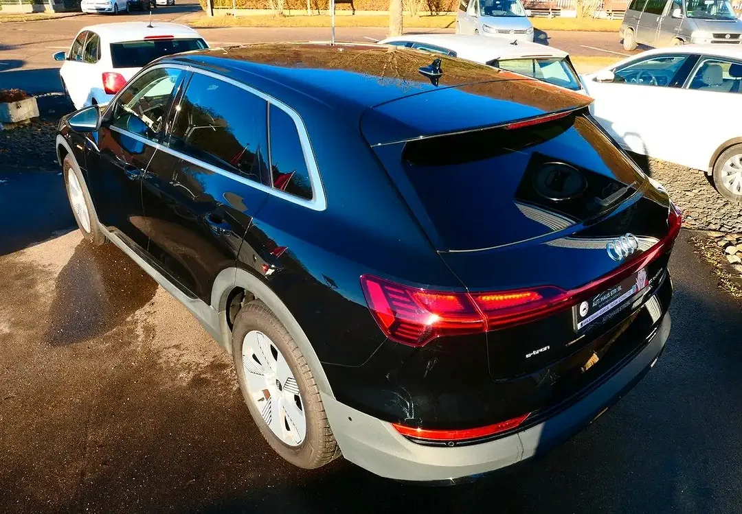Audi e-tron - Thumbnail 11