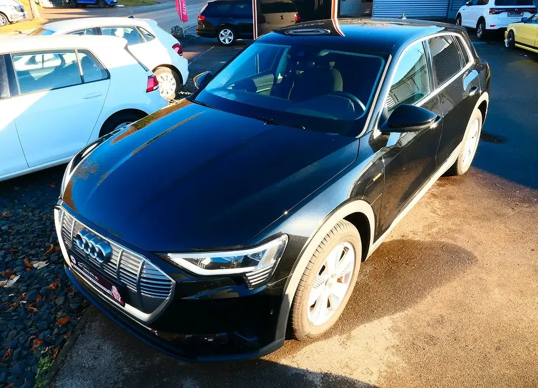 Audi e-tron - Thumbnail 3