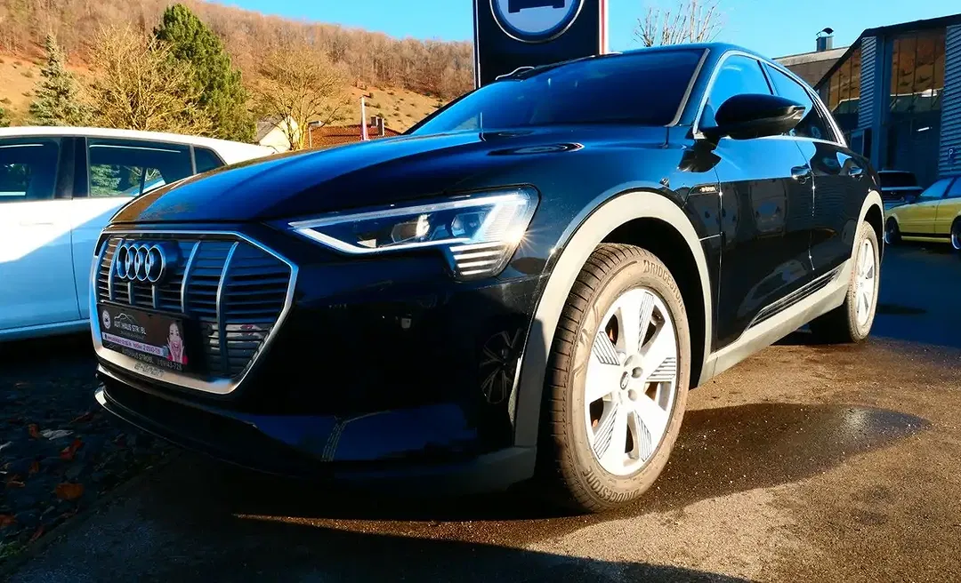 Audi e-tron - Thumbnail 4