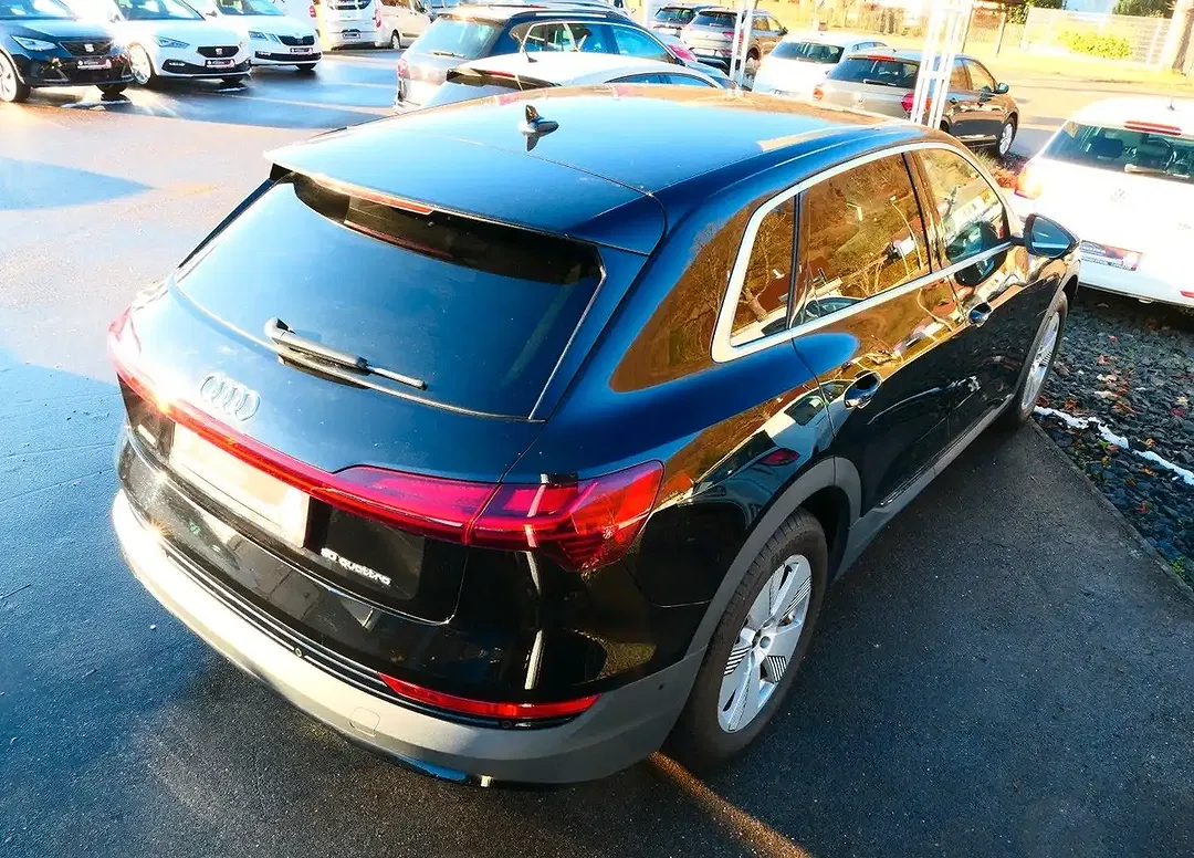 Audi e-tron - Thumbnail 8