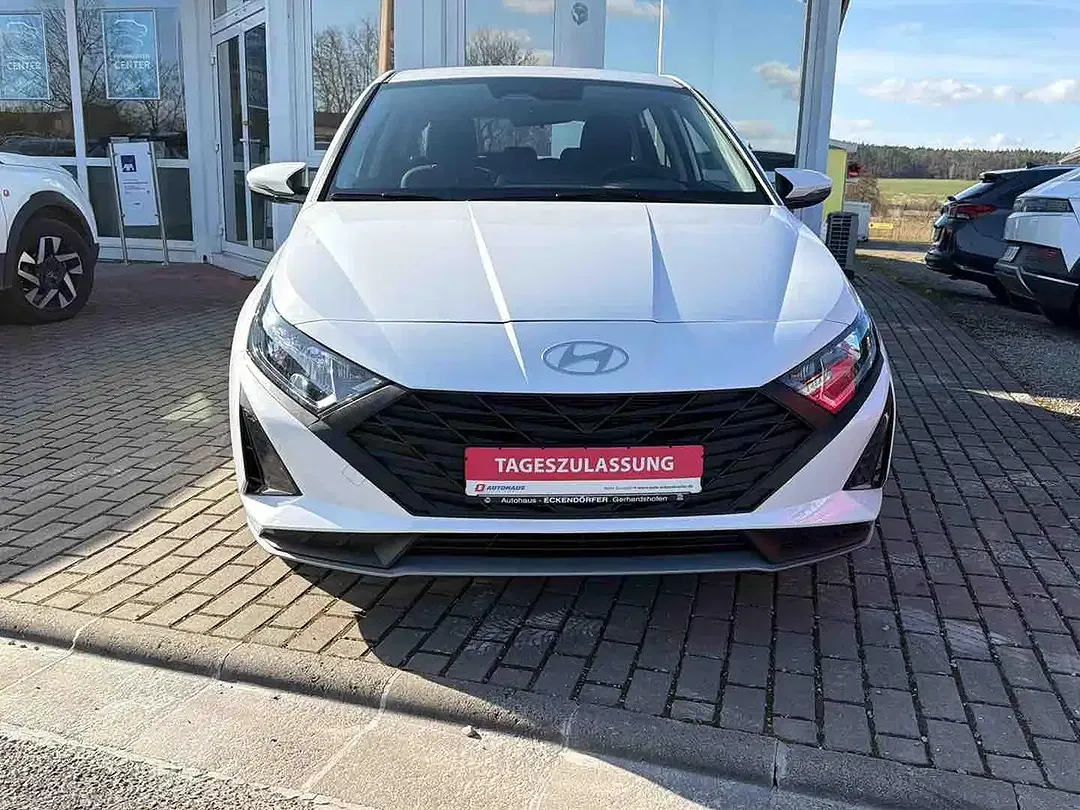 Hyundai i20 - Thumbnail 2