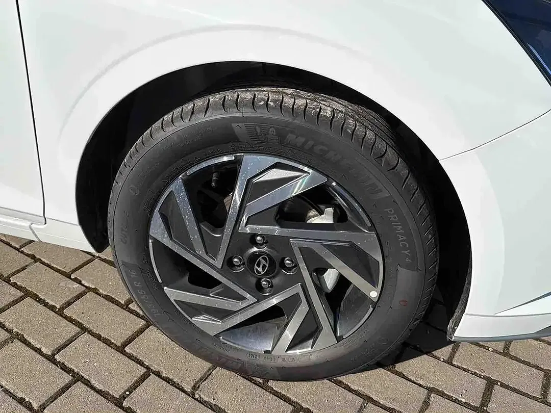 Hyundai i20 - Thumbnail 4