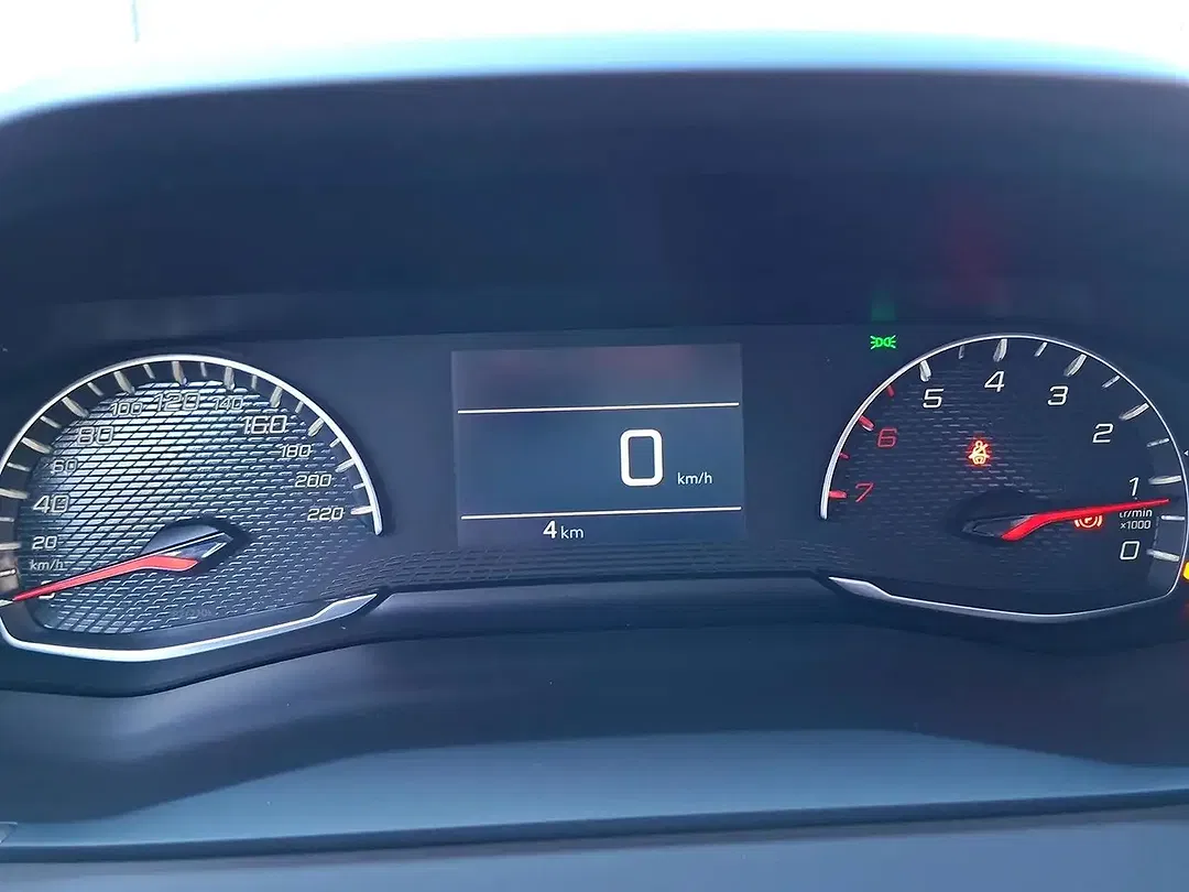 Peugeot 2008 - Thumbnail 10