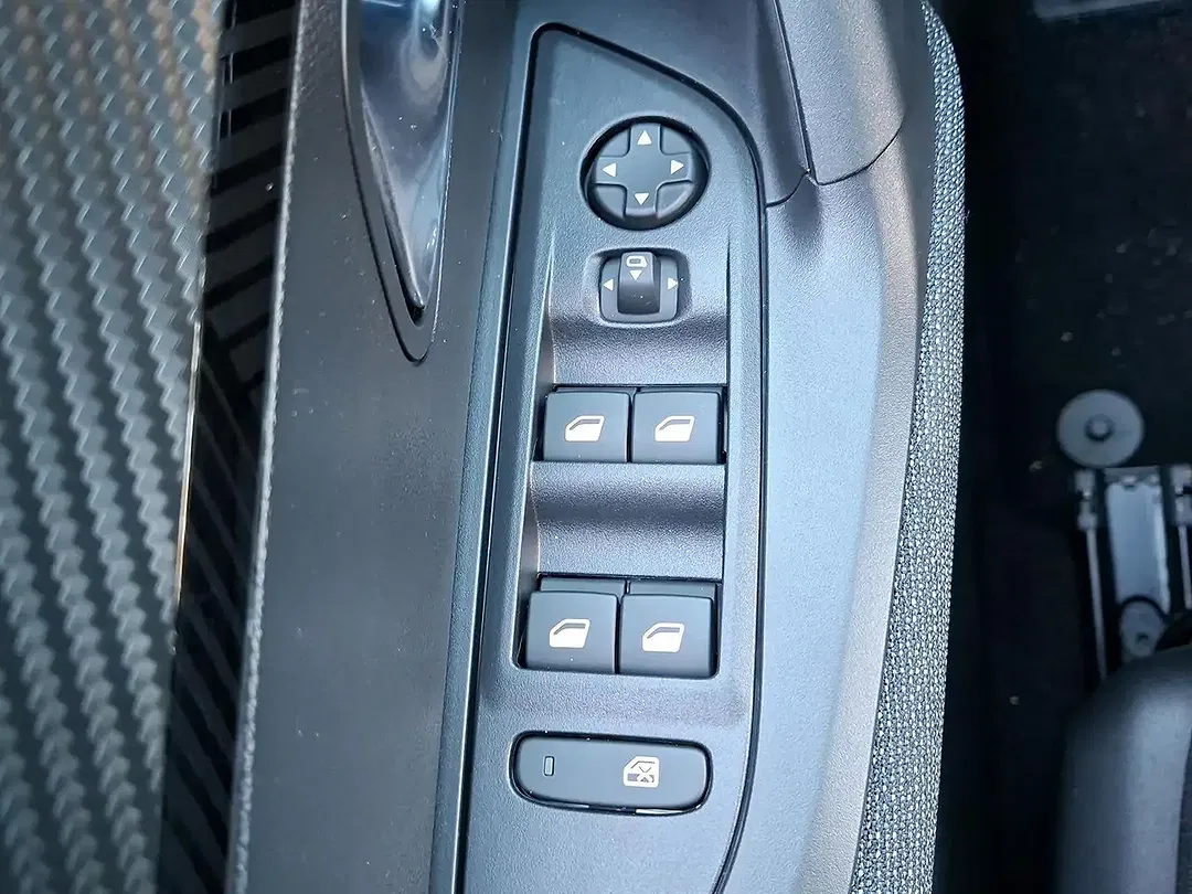 Peugeot 2008 - Thumbnail 14