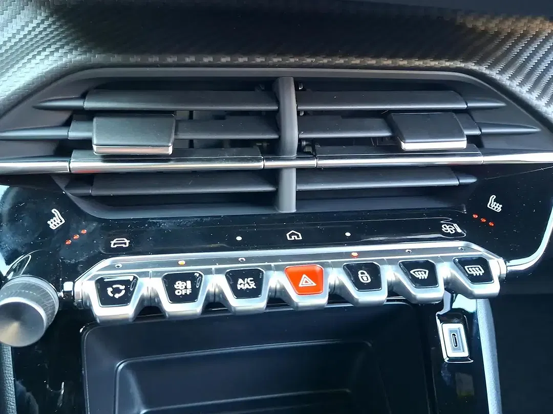 Peugeot 2008 - Thumbnail 15