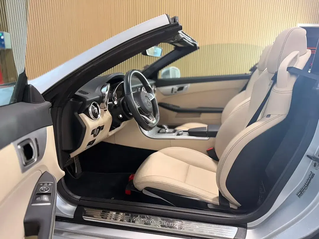 Mercedes-Benz SLC 200 - Thumbnail 11