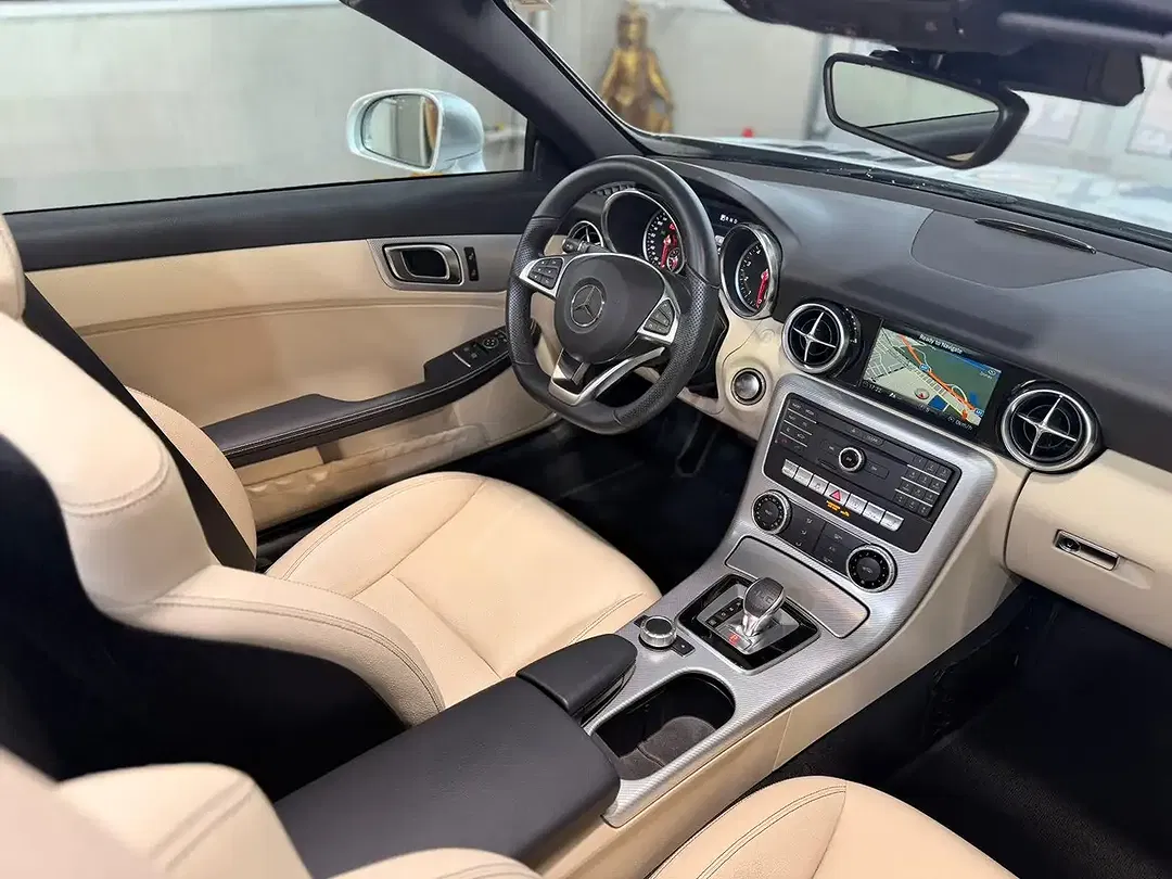 Mercedes-Benz SLC 200 - Thumbnail 12