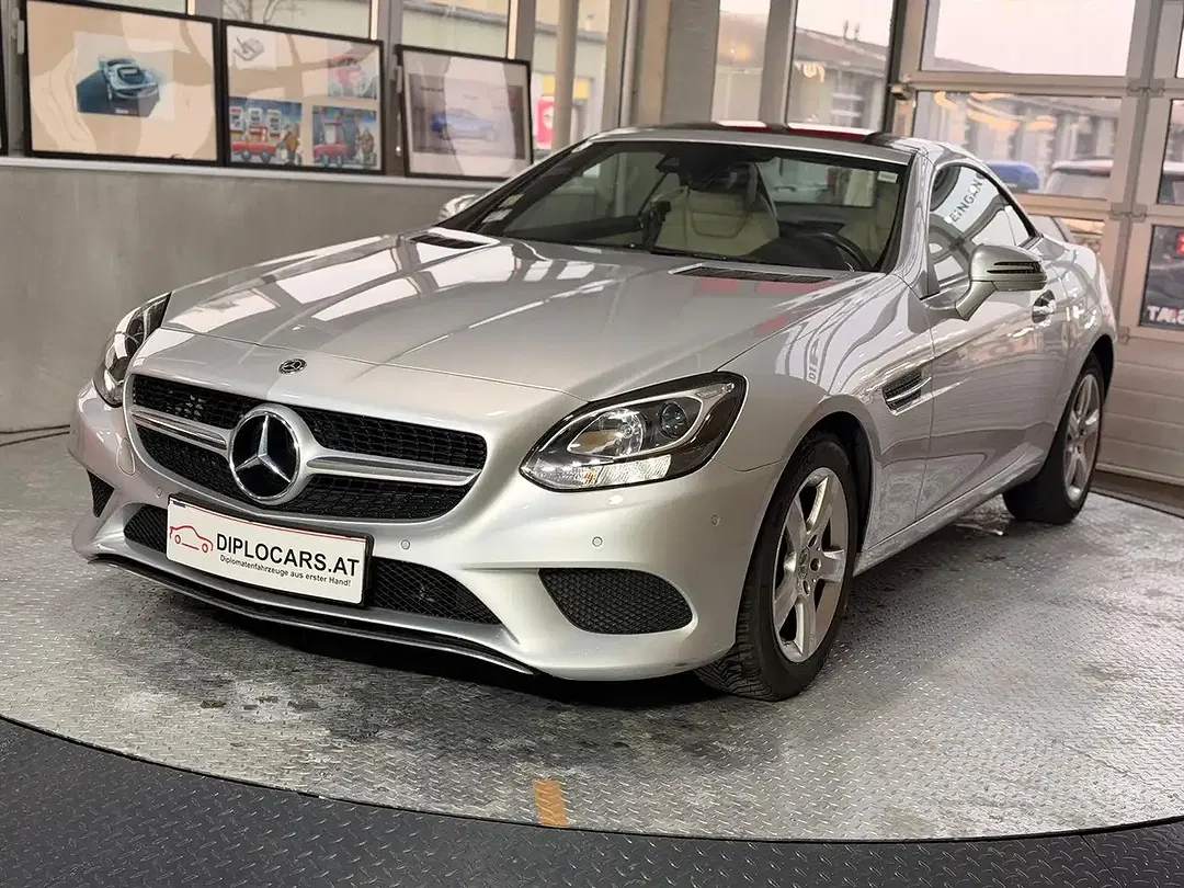 Mercedes-Benz SLC 200 - Thumbnail 3