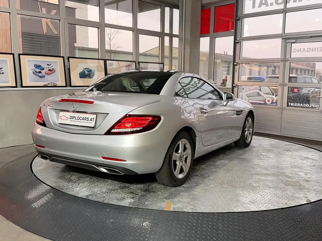 Mercedes-Benz SLC 200 - Thumbnail 6