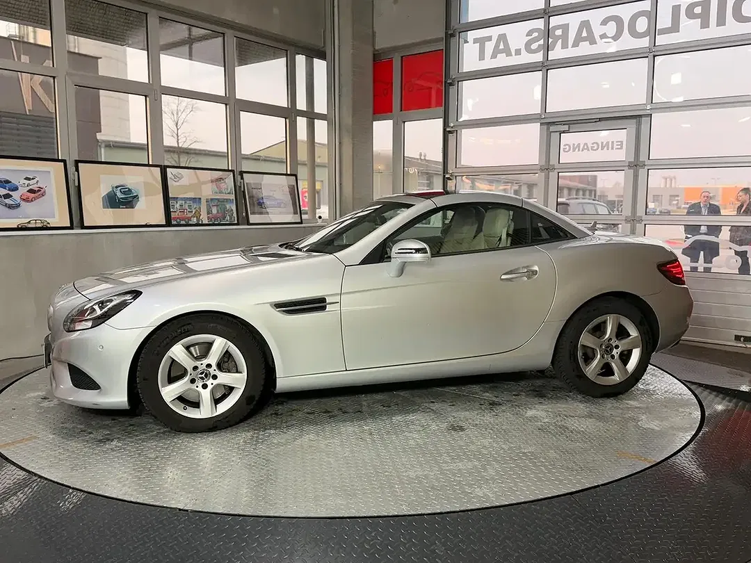 Mercedes-Benz SLC 200 - Thumbnail 8
