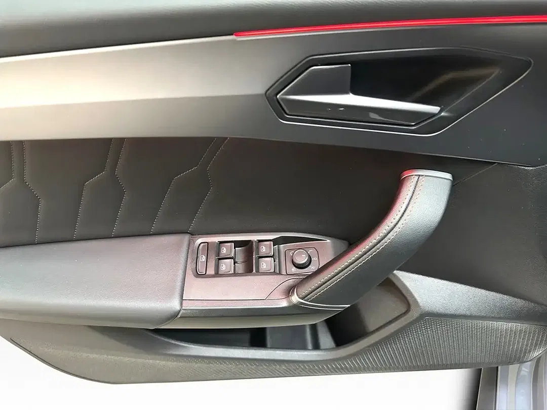 CUPRA Leon - Thumbnail 11