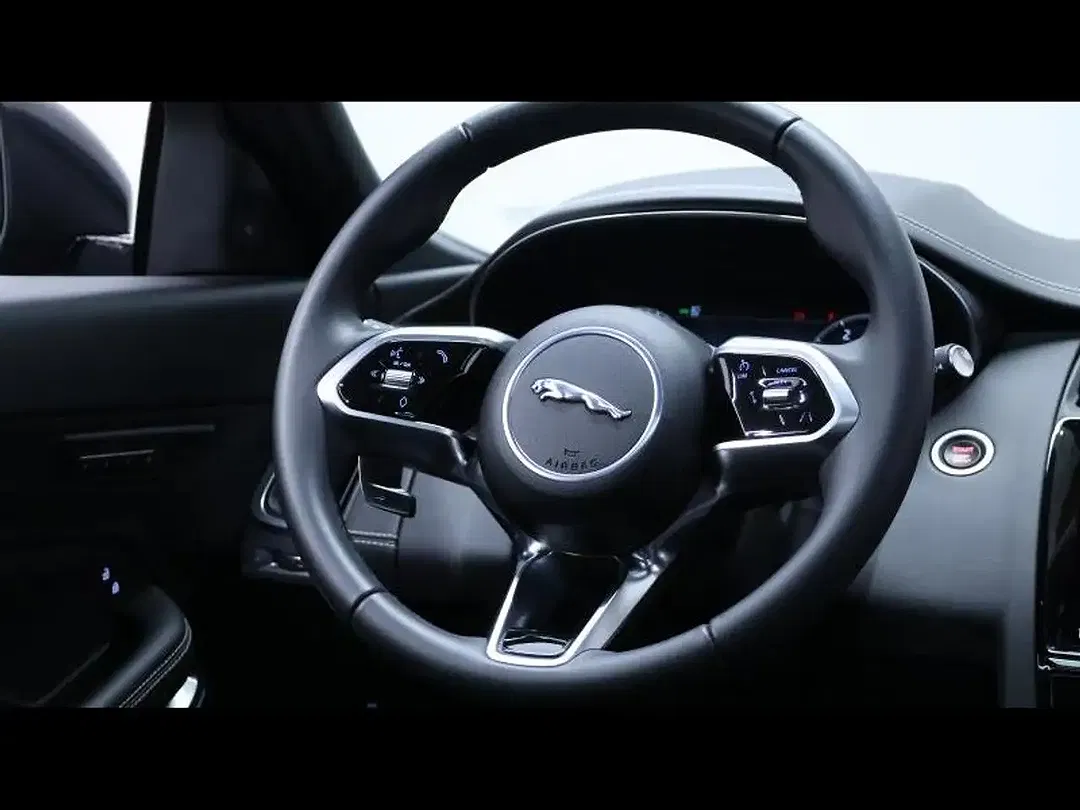 Jaguar E-Pace - Thumbnail 12